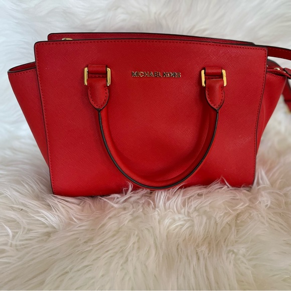 Gently used Michael Kors  Medium Selma Bag, Red.  Minimal signs of wear. - Picture 1 of 8